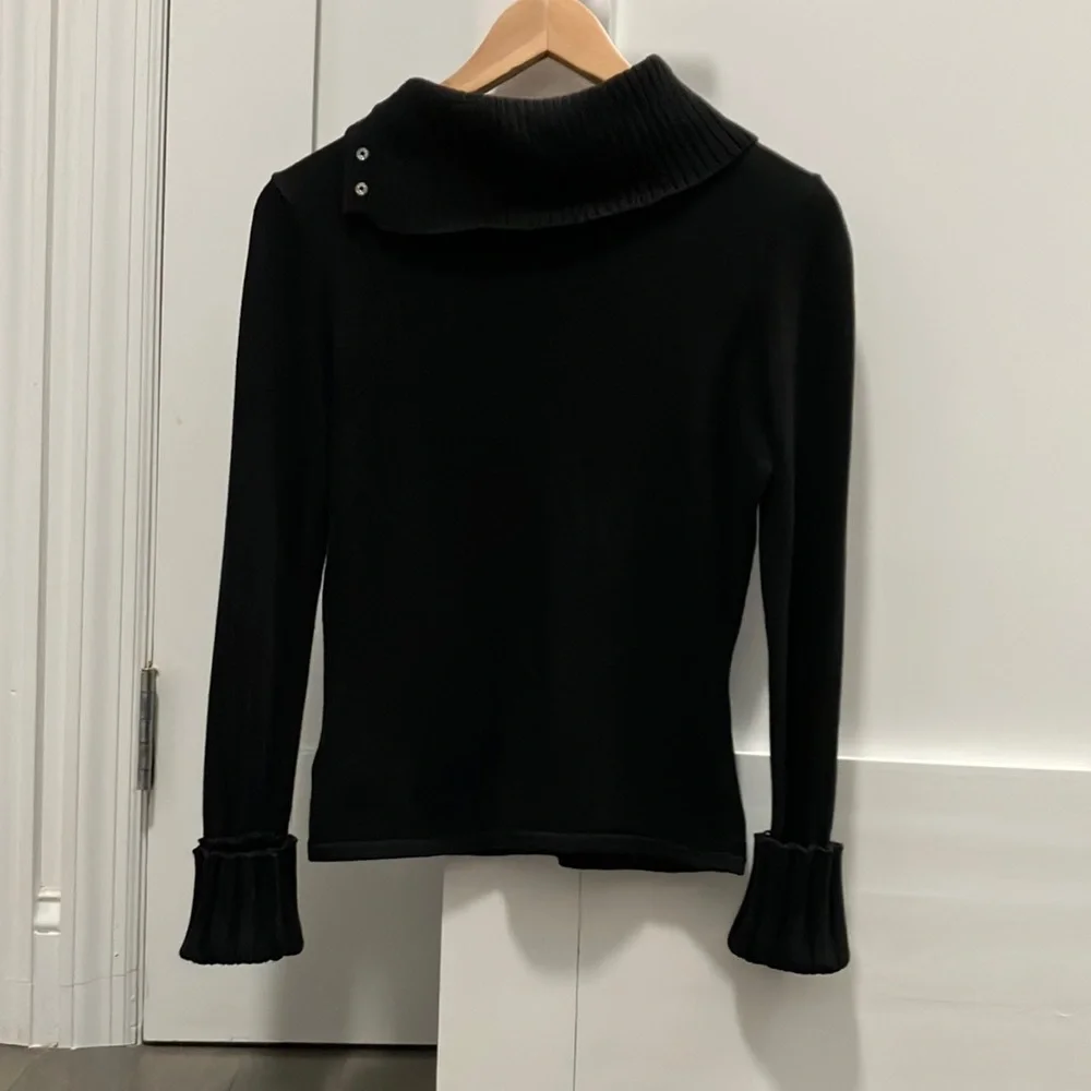Y2K Vintage Guess Jeans Sweater with Asymmetrical Neck Detail Size S - Picture 4 of 7
